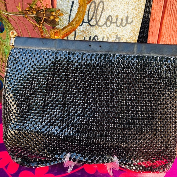 Vintage Whiting & Davis Large Black metal clutch - Picture 5 of 6